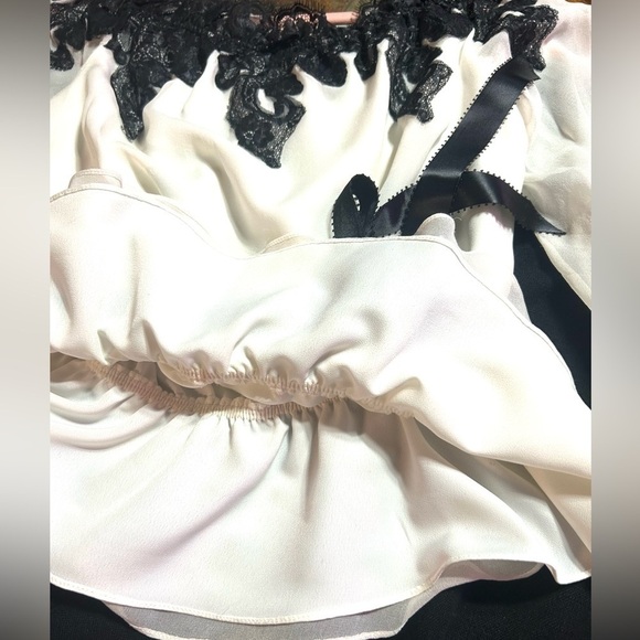Victor Costa Ivory Silk Black Lace Off-Shoulder Elegant Peasant Blouse - Picture 8 of 10